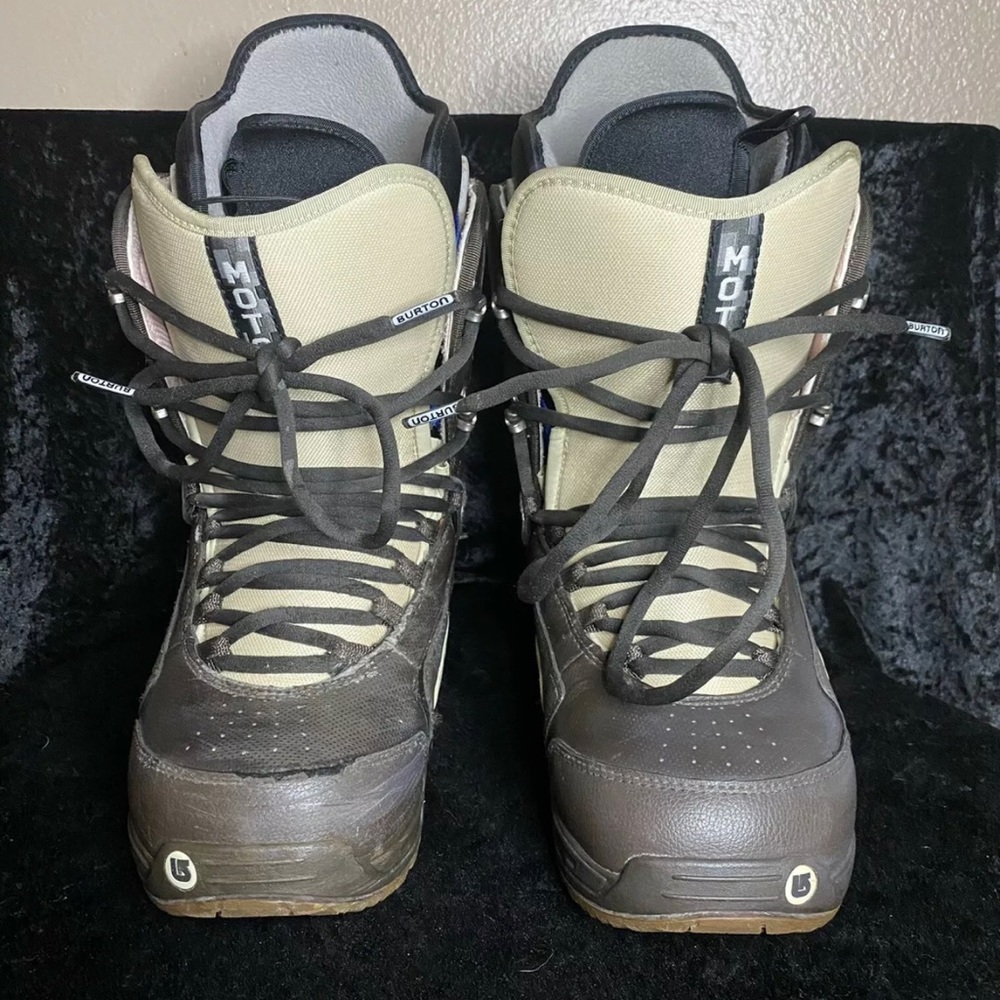 Burton Moto Women's Snowboard Boots Size 7.5